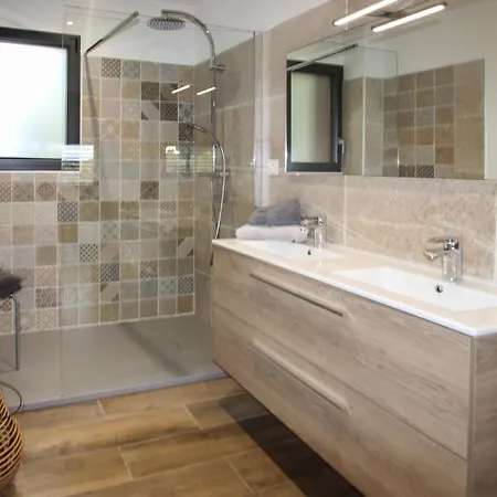 Holiday home Stunning In La Rousse
